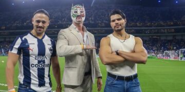 LA WWE PRESENTE EN EL CLÁSICO REGIO; ASISTEN LOS GARZA Y EL GRANDE AMERICANO AL ESTADIO BBVA 3 img 4709