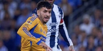 EM-PATITO; RAYADOS Y TIGRES IGUALAN 1-1 EN CLÁSICO REGIO PLAGADO DE ERRORES 2 img 4713