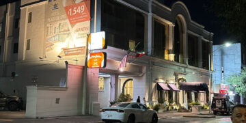 ENCUENTRAN SIN VIDA A PRESUNTO FEMINICIDA DE CUMBRES; HOMBRE SE QUITA LA VIDA CON VIDRIO EN HOTEL DEL CENTRO 2 ENCUENTRAN SIN VIDA A PRESUNTO FEMINICIDA DE CUMBRES; HOMBRE SE QUITA LA VIDA CON VIDRIO EN HOTEL DEL CENTRO