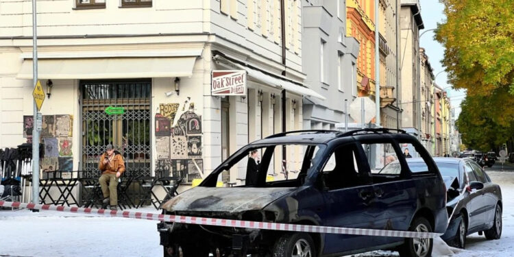 NUEVA PELÍCULA DE RESIDENT EVIL DESATA EL CAOS EN PRAGA