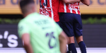 GOLEAN A RAYADOS; PIERDE MONTERREY 4-2 Y LES ANOTA HASTA EL “CHICHARITO” 2 GOLEAN A RAYADOS; PIERDE MONTERREY 4-2 Y LES ANOTA HASTA EL “CHICHARITO”