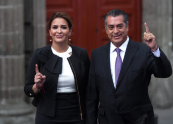 DISPUTAN CASA ‘EL BRONCO’ Y SU EX ESPOSA; SE ENFRENTAN EN TRIBUNALES ADALINA DÁVALOS Y JAIME RODRÍGUEZ POR CASA EN GARCÍA