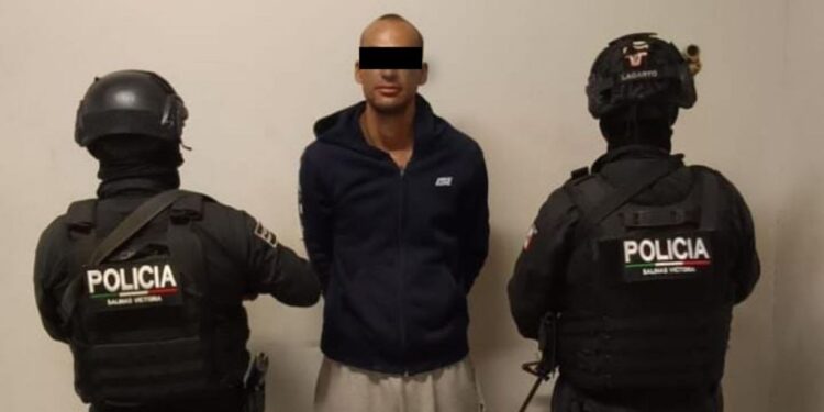 FRUSTRA POLICÍA DE SALINAS VICTORIA ROBO DE CAMIONETA 1 FRUSTRA POLICÍA DE SALINAS VICTORIA ROBO DE CAMIONETA