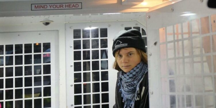 GRETA THUNBERG ARRESTADA EN LONDRES BAJO LEYES ANTITERRORISTAS POR APOYO A PALESTINE ACTION