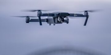 UCRANIA DEFINE ESTRATEGIA PARA 2026: TECNOLOGÍA NO TRIPULADA Y ASFIXIA ECONÓMICA