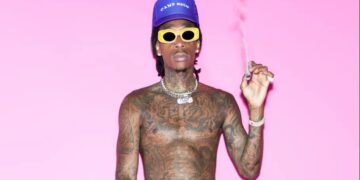 TRIBUNAL RUMANO CONDENA AL RAPERO WIZ KHALIFA POR CONSUMO DE DROGAS EN EL ESCENARIO