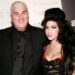 EL PADRE DE AMY WINEHOUSE DEMANDA A AMIGAS CERCANAS POR VENTA NO AUTORIZADA DE OBJETOS PERSONALES