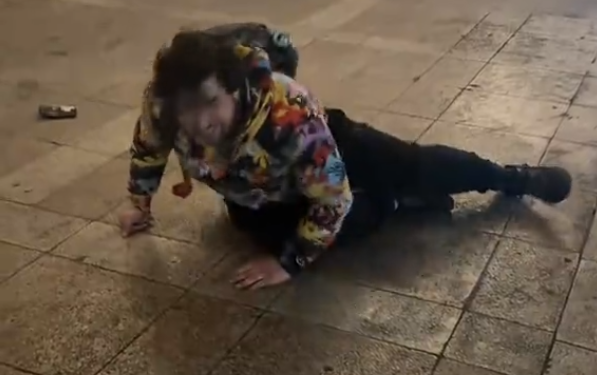 UNO MENOS; SCOOTER TERMINA EN EL FONDO DEL CANAL SANTA LUCÍA EN MONTERREY 1 UNO MENOS; SCOOTER TERMINA EN EL FONDO DEL CANAL SANTA LUCÍA EN MONTERREY