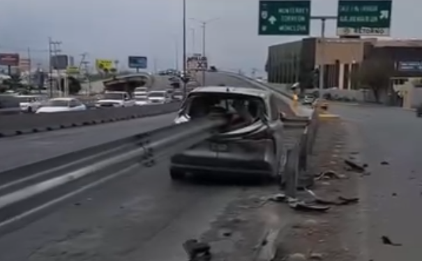 SE SALVA DE MILAGRO; ATRAVIESA BARRA DE ACERO AUTO 1 SE SALVA DE MILAGRO; ATRAVIESA BARRA DE ACERO AUTO