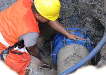 ATIENDE AYD 10 MIL FUGAS EN UN MES.