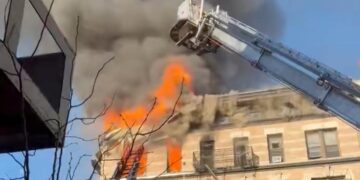 INCENDIO EN EL UPPER WEST SIDE DEJA SEIS HERIDOS Y COLAPSO PARCIAL DE TECHO 2 INCENDIO EN EL UPPER WEST SIDE DEJA SEIS HERIDOS Y COLAPSO PARCIAL DE TECHO