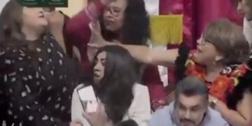 DE LAS GREÑAS; PELEAN DIPUTADAS EN CONGRESO DE CDMX. 2 DE LAS GREÑAS; PELEAN DIPUTADAS EN CONGRESO DE CDMX.