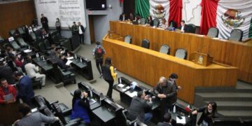 SE SIRVE PRIAN CON LA CUCHARA GRANDE; MODIFICAN PRESUPUESTO CON AUMENTOS A ORGANOS Y PODERES QUE CONTROLAN, DAN A FISCALÍA MÁS DE LO QUE PIDIÓ