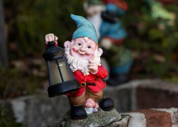 EL FASCINANTE ORIGEN DE LOS GNOMOS Y SU EVOLUCIÓN COMO SÍMBOLO NAVIDEÑO