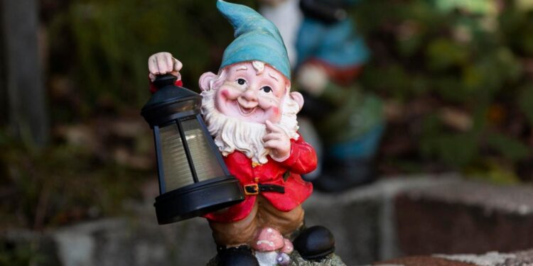 EL FASCINANTE ORIGEN DE LOS GNOMOS Y SU EVOLUCIÓN COMO SÍMBOLO NAVIDEÑO