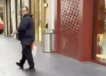 QUÉN POMPÓ? CAPTAN A HIJO DE AMLO COMPRANDO EN TIENDA DE LUJO EN SAN ANTONIO