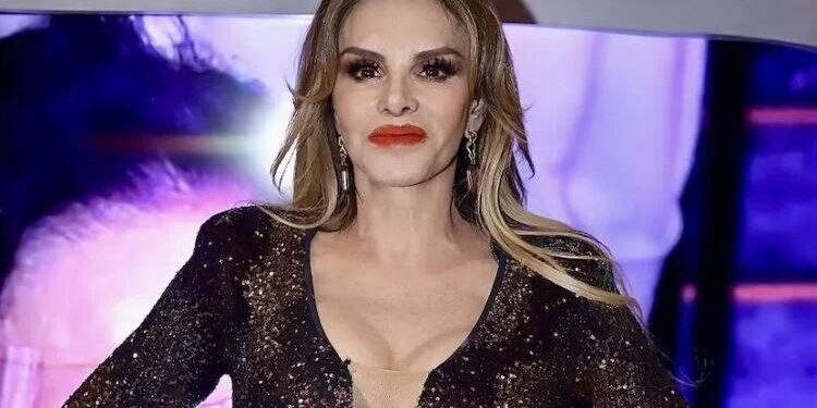 LUCÍA MÉNDEZ INSISTE EN QUE JUAN GABRIEL ESTÁ VIVO Y ASEGURA HABER HABLADO CON ÉL