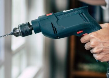 ROBO DE PELÍCULA EN ALEMANIA: LADRONES SAQUEAN BÓVEDA BANCARIA TRAS PERFORAR PAREDES