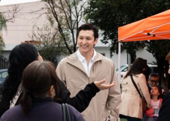 LLEVA DAVID ELIZONDO BRIGADA DE LENTES GRATUITOS A PUESTA DEL SOL, EN GUADALUPE