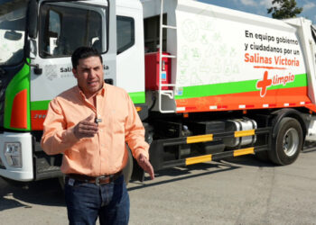 ENTREGA RAÚL CANTÚ NUEVOS CAMIONES RECOLECTORES EN SALINAS
