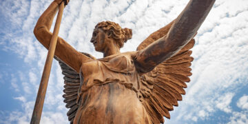 CONCLUYE RESTAURACIÓN DE “LA VICTORIA ALADA”; ESCULTURA SOBRE LA FACHADA DE PALACIO DE GOBIERNO LUCE NUEVA CARA