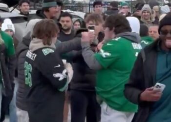 VIOLENTA RIÑA EN ESTACIONAMIENTO DE LOS EAGLES DEJA VARIOS HOSPITALIZADOS