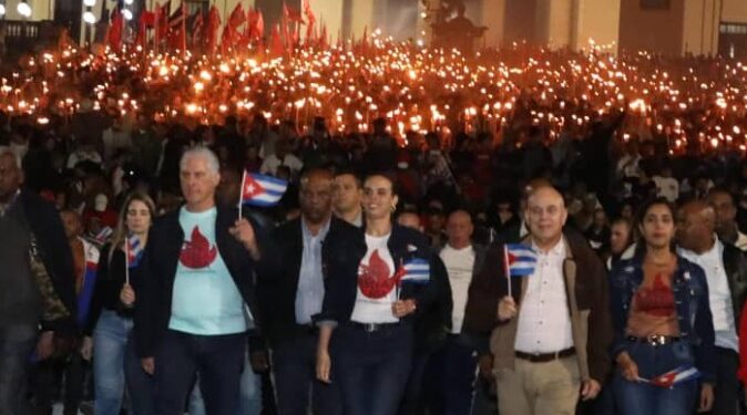 MARCHA DE LAS ANTORCHAS EN CUBA REAFIRMA UNIDAD ANTE NUEVAS TENSIONES CON ESTADOS UNIDOS