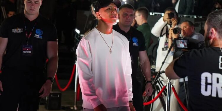 JAIME MUNGUÍA RECHAZA DISPUTAR EL TÍTULO DE LA FIB EN PESO SUPERMEDIANO