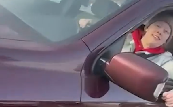 DIFUNDEN NUEVO VIDEO DE ASESINATO DE MUJER EN MINNEAPOLIS A MANOS DE AGENTE DE ICE 1 DIFUNDEN NUEVO VIDEO DE ASESINATO DE MUJER EN MINNEAPOLIS A MANOS DE AGENTE DE ICE