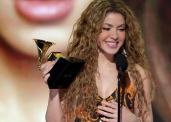 SHAKIRA Y BAD BUNNY LIDERAN EL RANKING DE LOS ARTISTAS MEJOR PAGADOS EN 2025