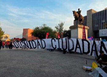 PROTESTAN EN MONTERREY CONTRA PREDIALAZO; EXIGEN A ADRIÁN DAR REVERSA AL AUMENTO