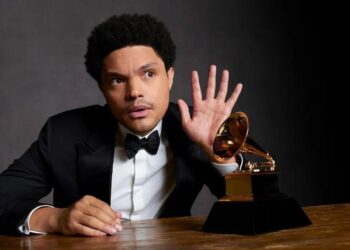 TREVOR NOAH SE DESPIDE DE LOS GRAMMY COMO PRESENTADOR EN LA EDICIÓN 2026