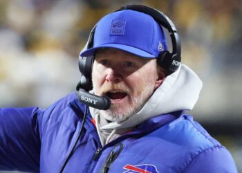 LOS BUFFALO BILLS DESPIDEN A SEAN MCDERMOTT TRAS CAER EN LA RONDA DIVISIONAL