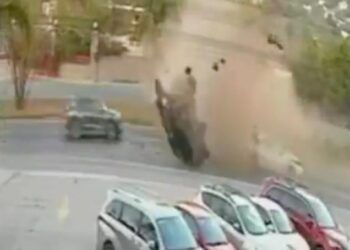 CHOQUE MORTAL EN LA NACIONAL; CAMIONETA VUELCA E INVADE CIRCULACIÓN CONTRARIA EN SANTIAGO