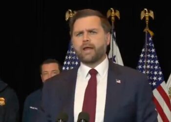 VICEPRESIDENTE J.D. VANCE ADMITE FALLAS EN OPERATIVOS DEL ICE PERO CULPA A LÍDERES LOCALES POR LA VIOLENCIA