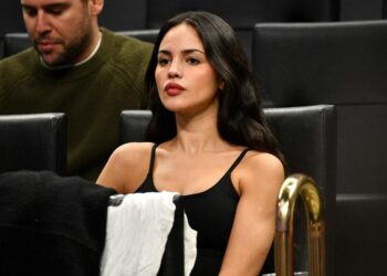EIZA GONZÁLEZ EXPLOTA CONTRA LA PRENSA TRAS FALSA NOMINACIÓN A LOS RAZZIE 2026