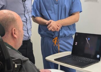 NEURALINK AVANZA EN IMPLANTES CEREBRALES CON ENSAYOS EN HUMANOS Y PROYECTOS PARA “VER” DE NUEVO