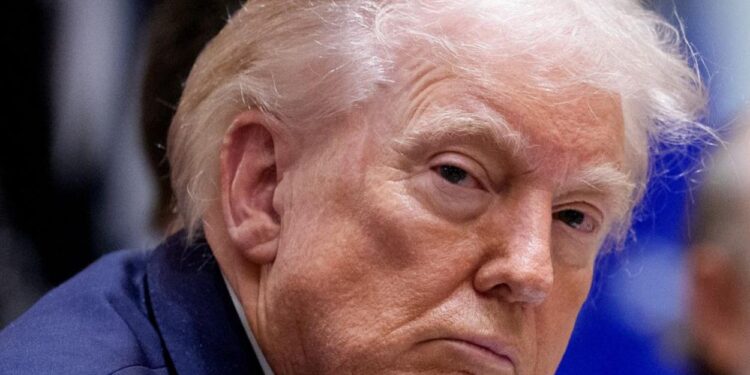 TRUMP IMPONE ARANCELES A PAÍSES QUE SUMINISTREN PETRÓLEO A CUBA BAJO EMERGENCIA NACIONAL