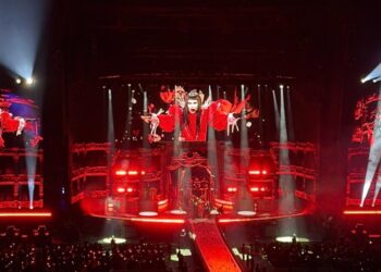 LADY GAGA CONDENA ACCIONES DE ICE DURANTE SU CONCIERTO EN TOKIO