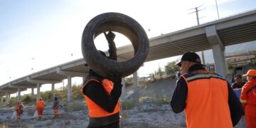 INICIAN VOLUNTARIOS 2026 CON LIMPIEZA DEL RÍO SANTA CATARINA; INVITA DANIEL ACOSTA A PARTICIPAR EN LAS DIFERENTES CAUSAS 1 INICIAN VOLUNTARIOS 2026 CON LIMPIEZA DEL RÍO SANTA CATARINA; INVITA DANIEL ACOSTA A PARTICIPAR EN LAS DIFERENTES CAUSAS