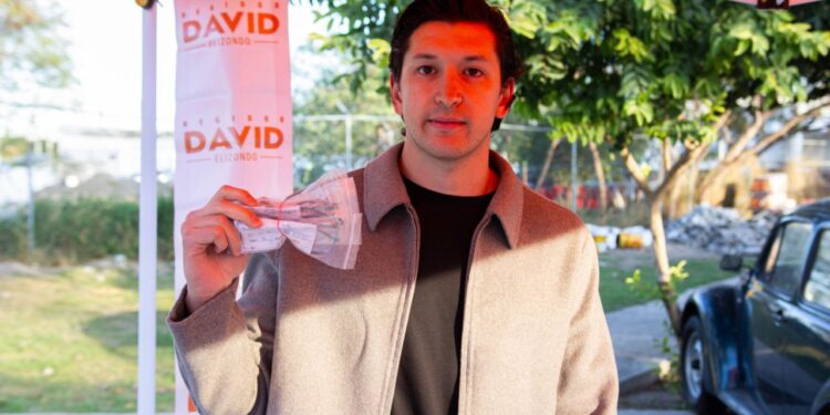 LANZA DAVID ELIZONDO 'REGIDOR EN TU COLONIA'; ATIENDE EDIL DEMANDAS CIUDADANAS Y ARMA BRIGADAS DE LENTES GRATIS 1 LANZA DAVID ELIZONDO ‘REGIDOR EN TU COLONIA’; ATIENDE EDIL DEMANDAS CIUDADANAS Y ARMA BRIGADAS DE LENTES GRATIS