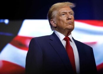 TRUMP CUESTIONA EL CAMBIO CLIMÁTICO ANTE TORMENTA INVERNAL QUE AFECTA A 170 MILLONES DE ESTADOUNIDENSES