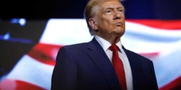 TRUMP CUESTIONA EL CAMBIO CLIMÁTICO ANTE TORMENTA INVERNAL QUE AFECTA A 170 MILLONES DE ESTADOUNIDENSES