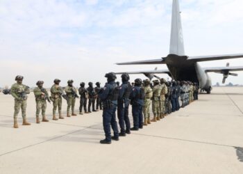 MÉXICO REALIZA TRASLADO MASIVO DE 37 CRIMINALES A ESTADOS UNIDOS EN OPERATIVO ESTRATÉGICO