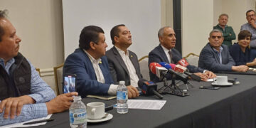 DENUNCIAN TRANSPORTISTAS CORRUPCIÓN DE TRÁNSITOS EN MONTERREY; PADECEN EXTORSIONES, MORDIDAS Y PAGOS POR HASTA $500,000
