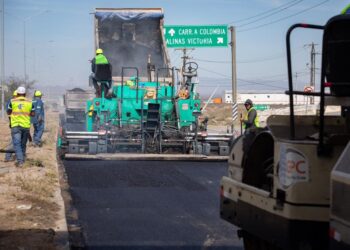 INICIA SALINAS VICTORIA RECARPETEO DE CARRETERA A COLOMBIA; ARRANCA RAÚL CANTÚ OBRAS DE REHABILITACIÓN
