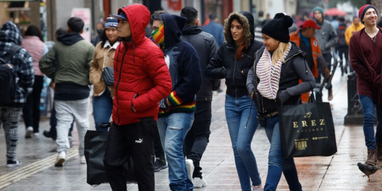 BAJARÁN 20 GRADOS EN 24 HORAS EL FIN DE SEMANA; ALERTAN POR CAMBIO BRUSCO EN LA TEMPERATURA 1 BAJARÁN 20 GRADOS EN 24 HORAS EL FIN DE SEMANA; ALERTAN POR CAMBIO BRUSCO EN LA TEMPERATURA