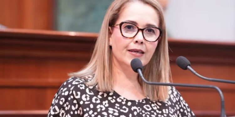 PIERDE OJO DIPUTADA TRAS ATAQUE; LEGISLADOR SIGUE GRAVE
