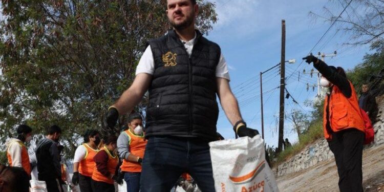 ENCABEZA DANIEL ACOSTA LIMPIEZA DEL ARROYO TOPO CHICO; INICIA VOLUNTARIADO JORNADAS CON VECINOS DE MONTERREY COMO PARTE DEL PROGRAMA ‘PONTE NUEVO’