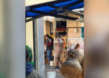 ¿Y EL ESCUDO?; CONFUNDEN A HOMBRE CON LADRÓN, LO DESNUDAN Y LO DEJAN EMPLAYADO A UN POSTE EN PLENO CENTRO DE MONTERREY